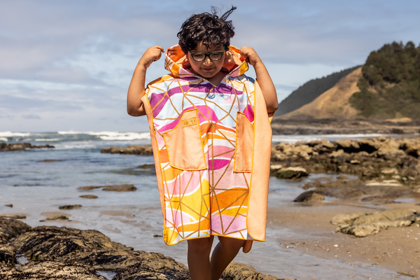 Sunset Gem Poncho Towel – Handcrafted for Family Fun | OnDay