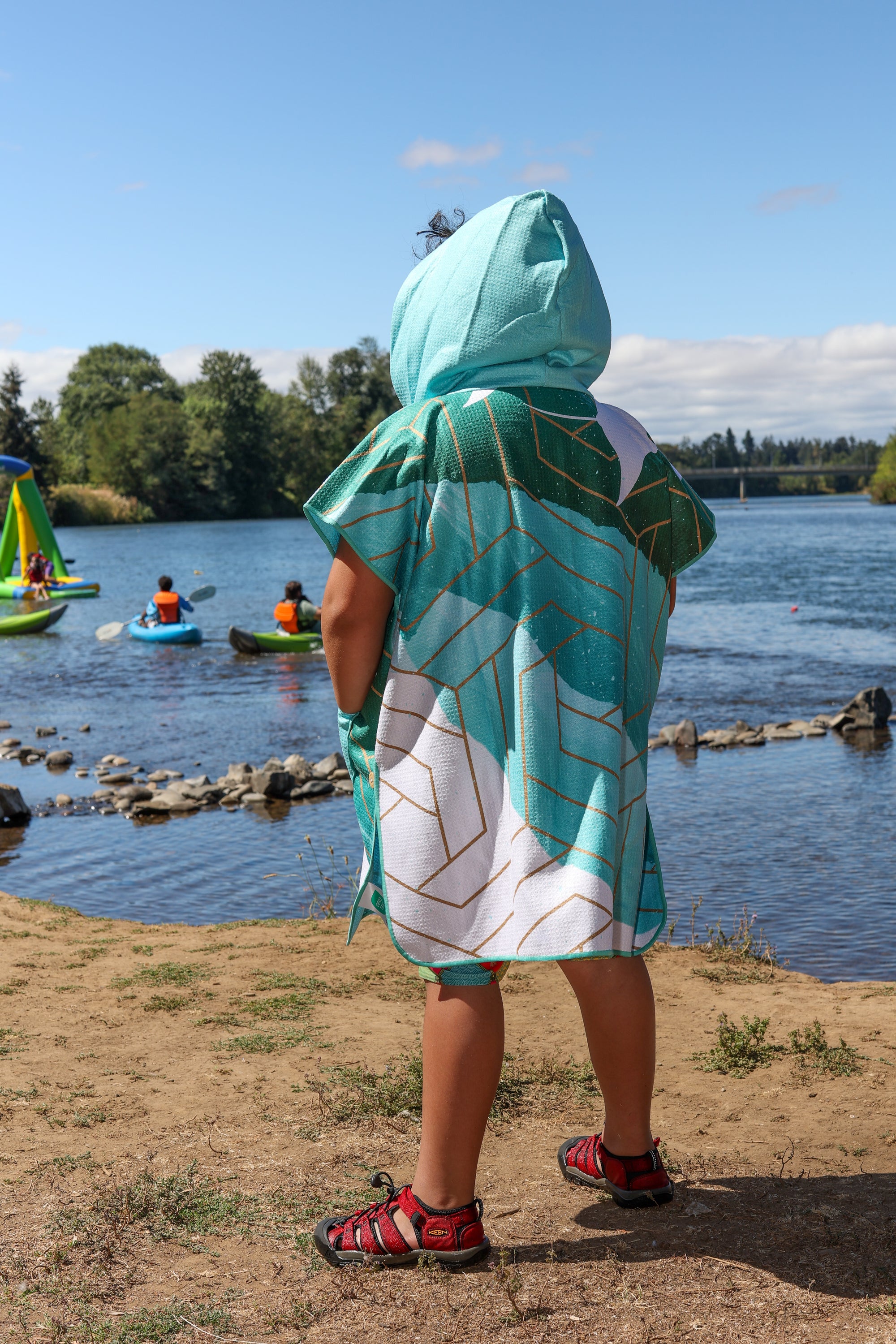 Manta Grove Poncho+ Towel