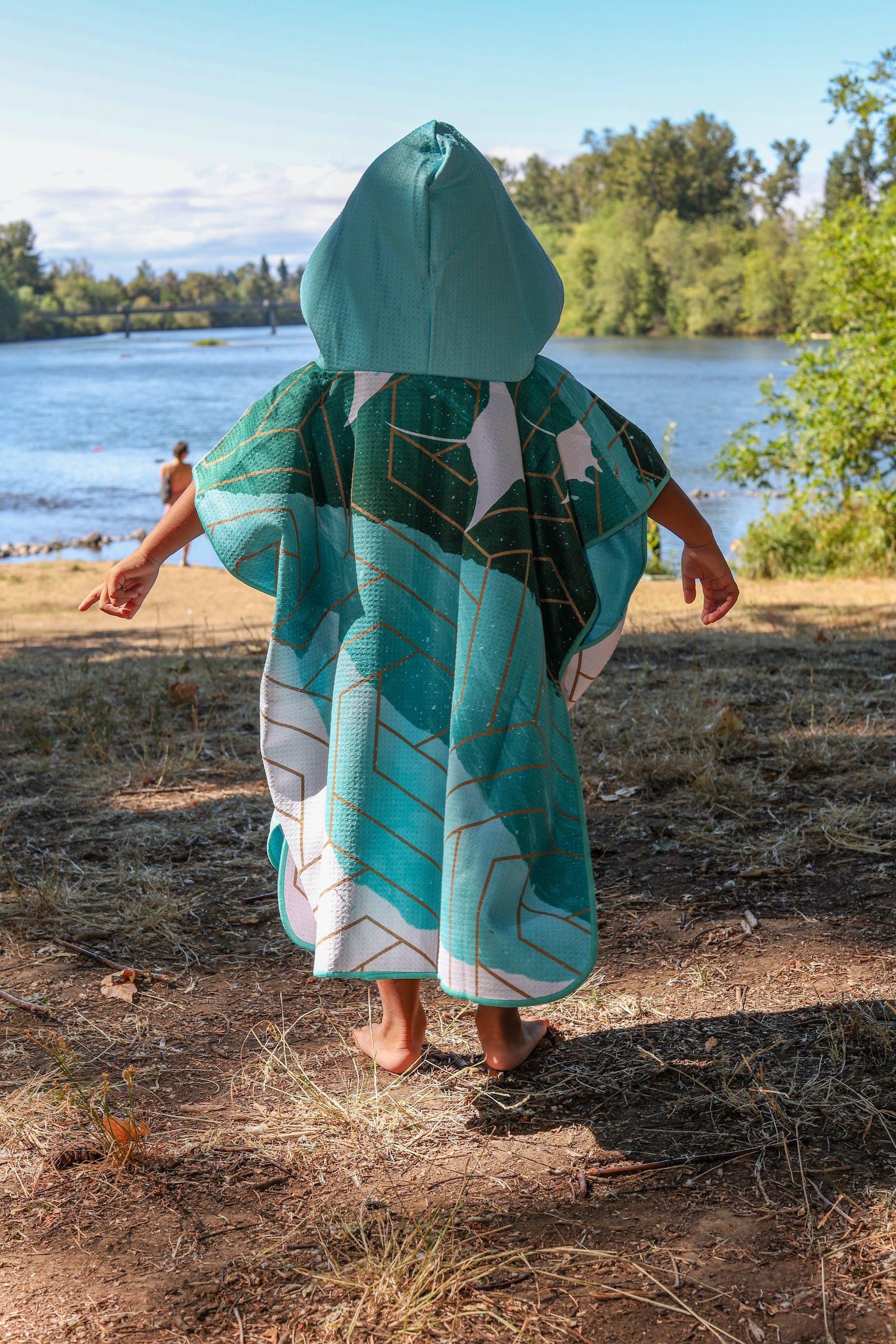 Manta Grove Poncho+ Towel