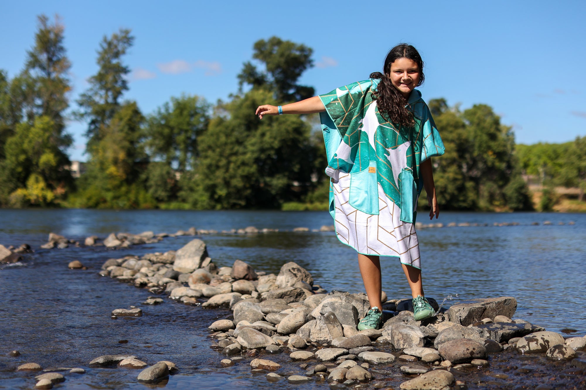 Manta Grove Poncho+ Towel